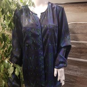 NEW! Liz Claiborne Green Snake Placket Shirt